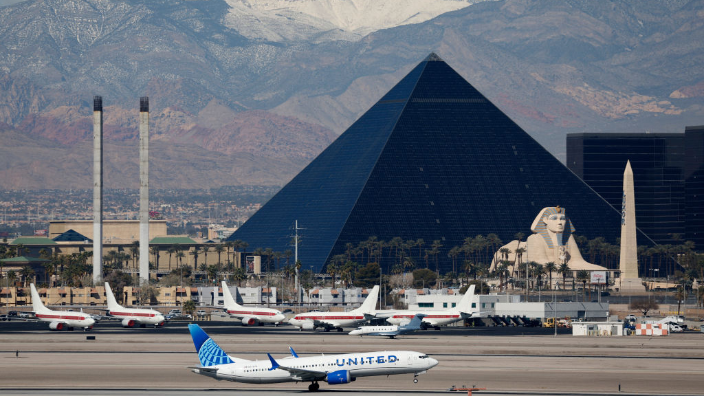 Flight rerouted after passenger threatened to hijack plane — Media Community news